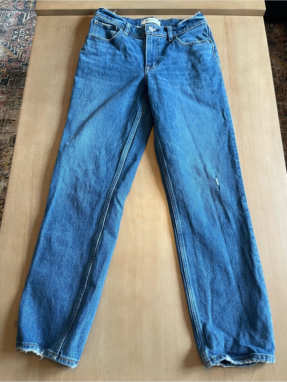 Abercrombie & Fitch The 90s Straight Low Rise Jean